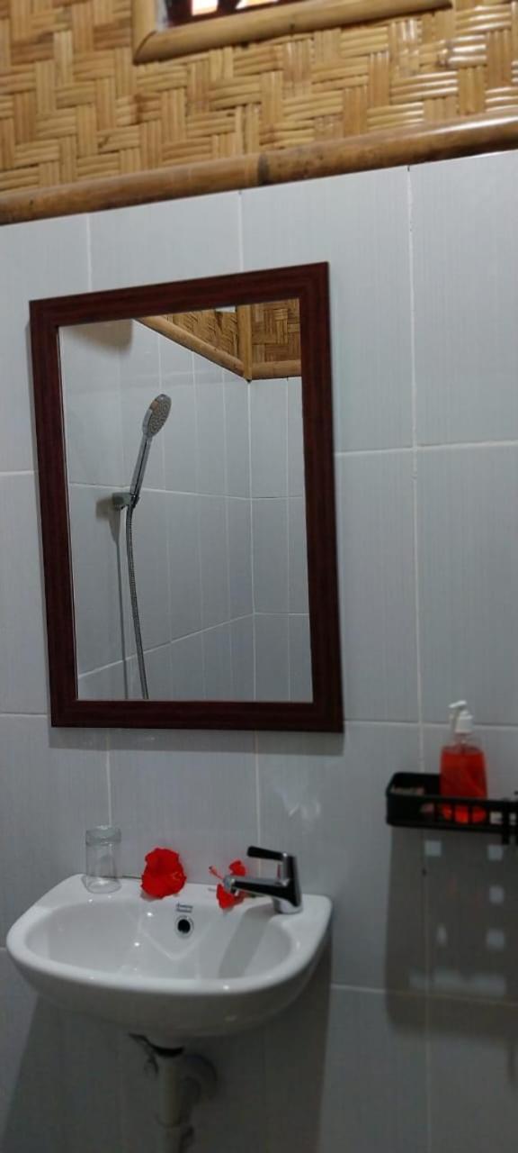 Pondok Sapta Sallaca Selat Exterior foto