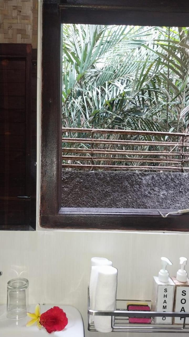 Pondok Sapta Sallaca Selat Exterior foto